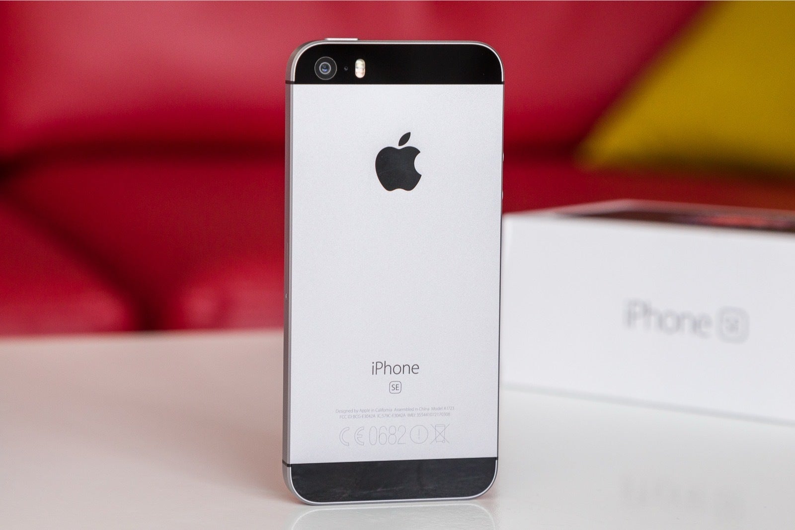 An image of the 2016 iPhone SE